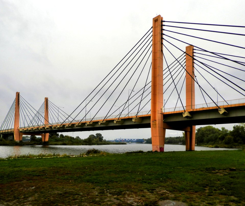 Most Milenijny w dzień