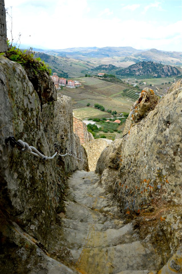 Castello di Sperlinga: dalla cima della scala