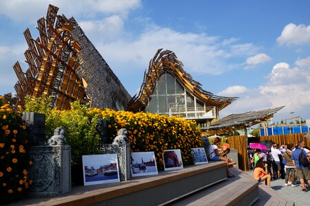 Modern world's fair china