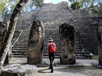 Calakmul stelae and pyramid