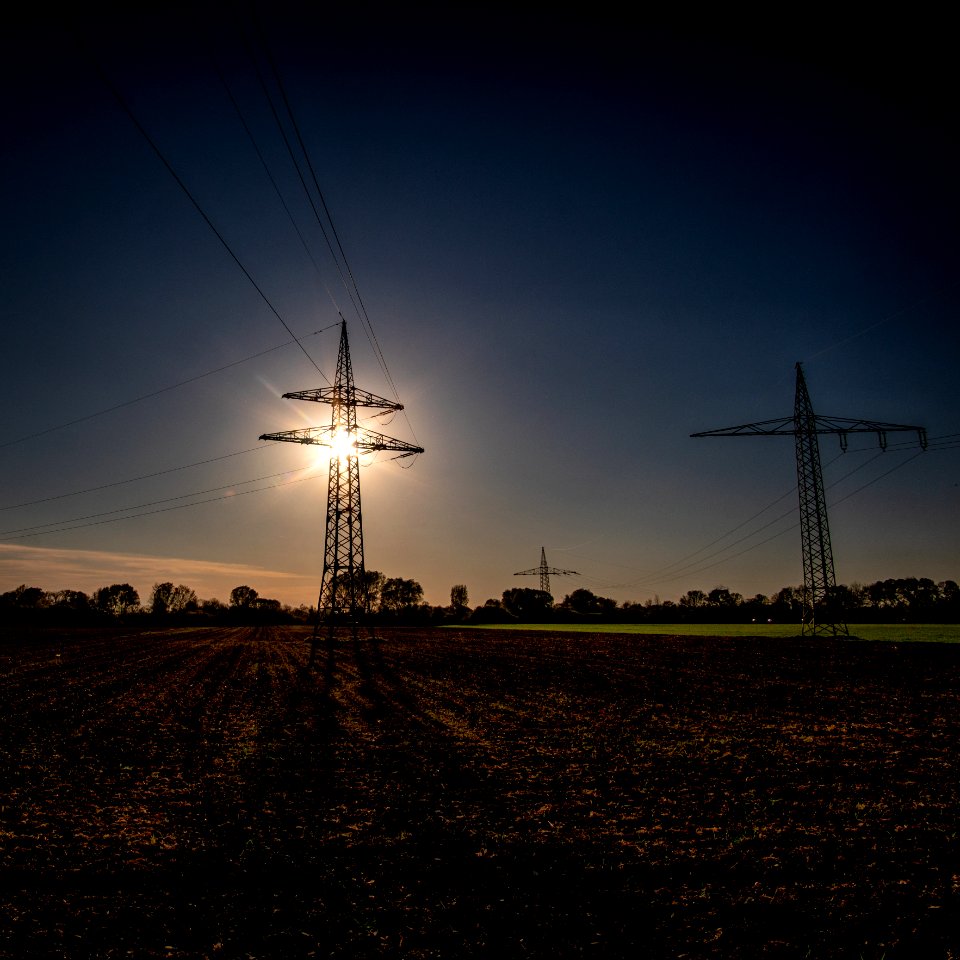 Sonne hinter Mast