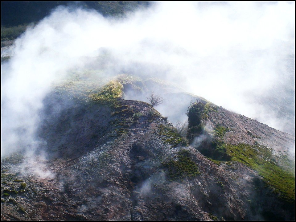 Craters of the Moon, New Zealand, 08 / 2011
