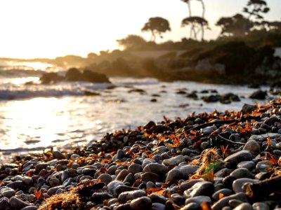 Galets et Soleil levant
