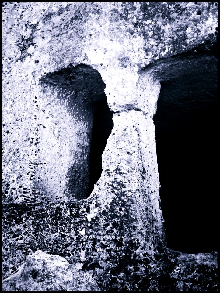 Cala Morell Necropolis, Menorca, 10 / 2008