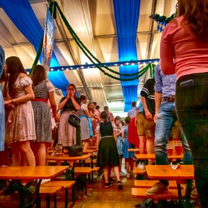 Jugend im Bierzelt