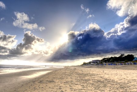Strand mit Wolken photo