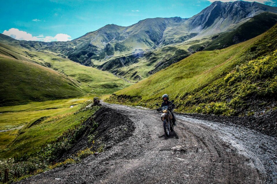 Landscape travel way