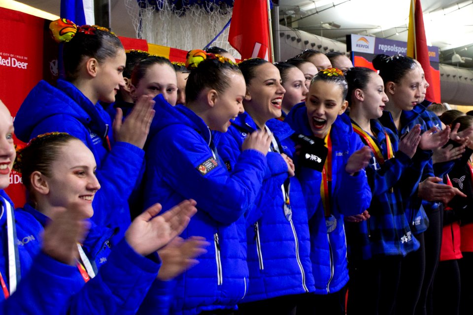 Lori Gillan 2019-02-20-Artistic Swimming Medals-5