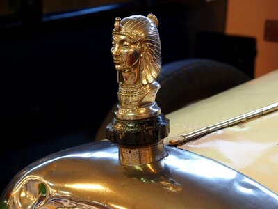 Clayette ornament automobile