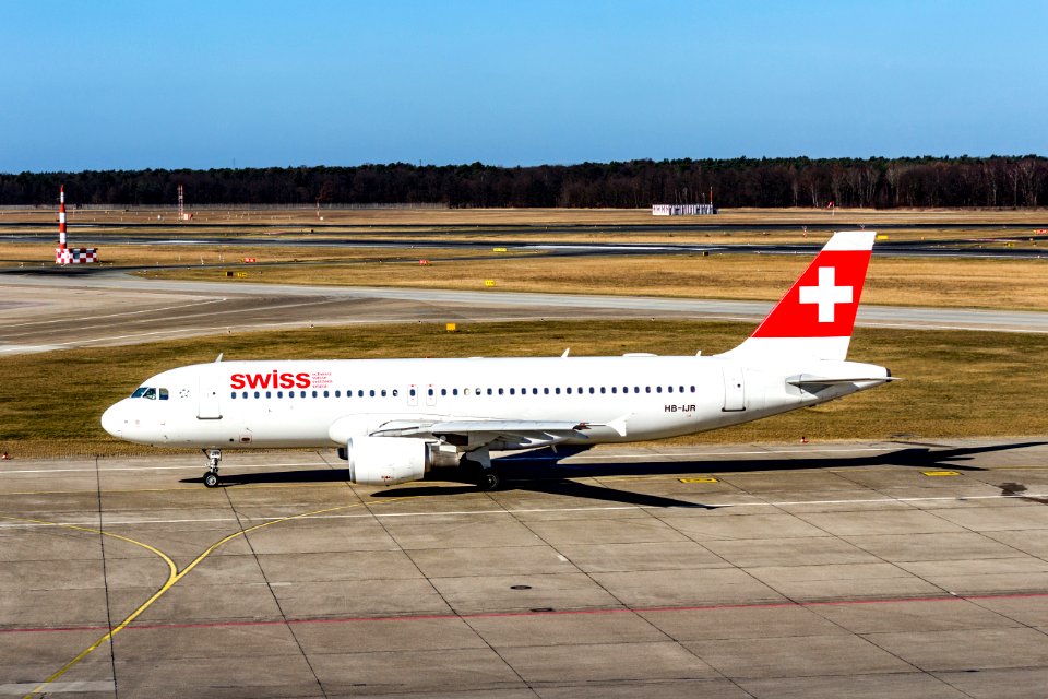 SWISS HB-IJR @TXL