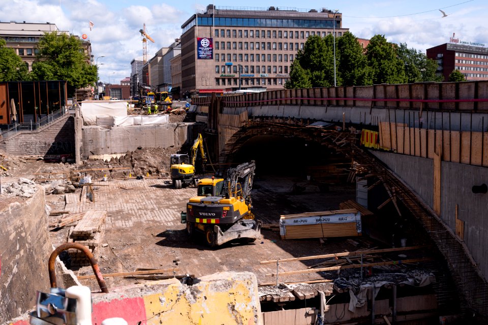Progress on hämeensilta reconstruction project