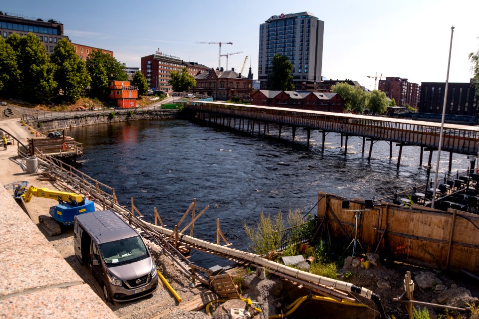 Temporary pedestrian bridge over tammerkoski