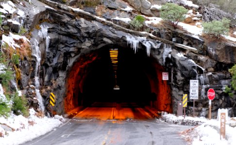 yosemite tunnel photo