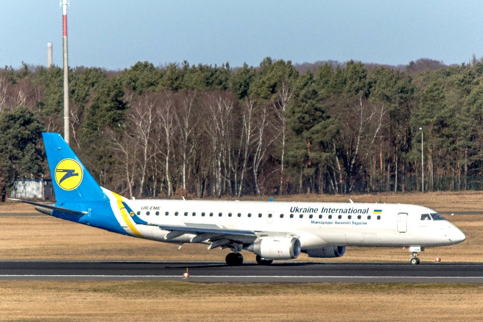 Ukraine International UR-EME @TXL