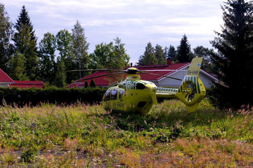 FinnHEMS medical helicopter at metsäkylä 20190723