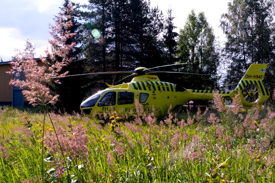 FinnHEMS medical helicopter at metsäkylä 20190723