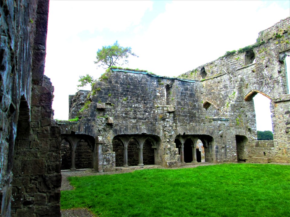 BECTIVE ABBEY.....