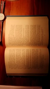 20- Algo que leo, plano medio