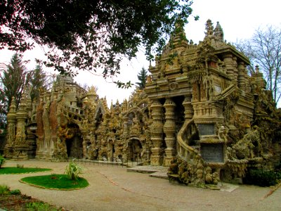 FERDINAND CHEVALS IDEAL PALACE LYON-FRANCE.....