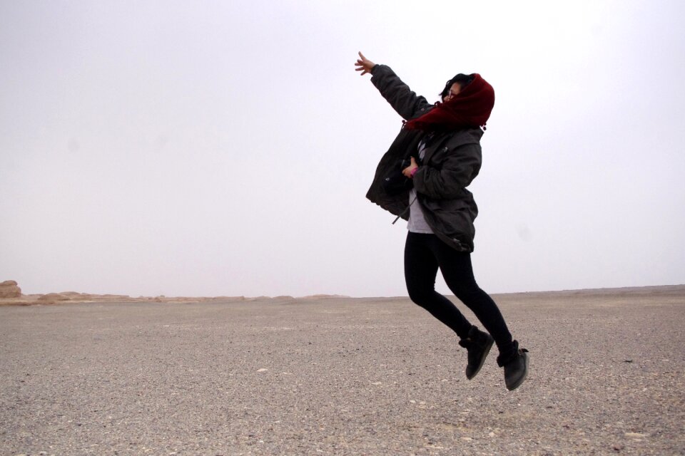 M the scenery jumping