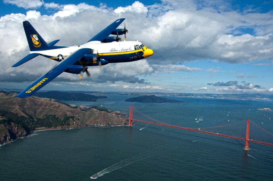 Navy flight demonstration squadron c-130 hercules