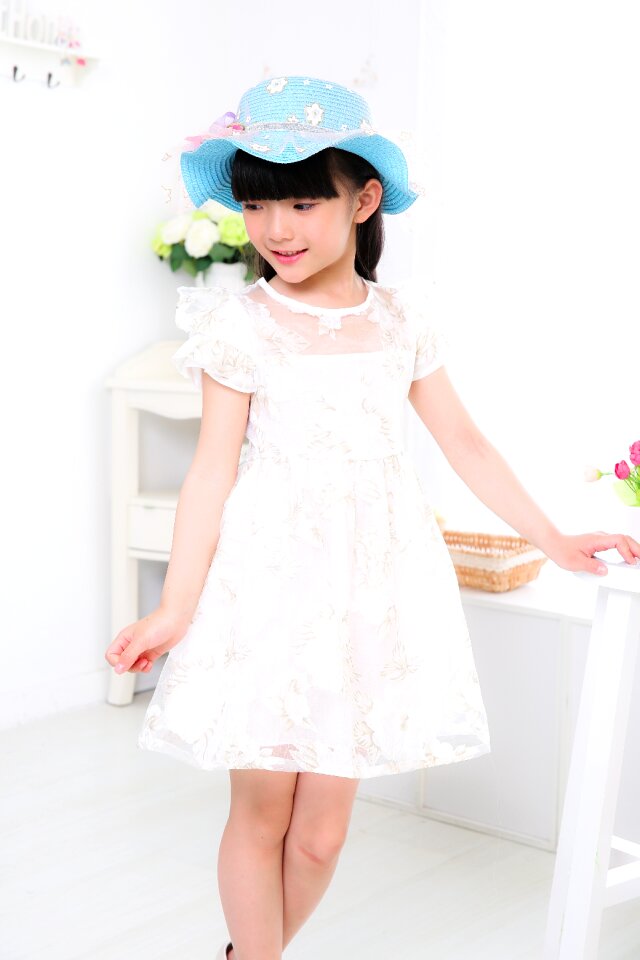 Photo white dress hat