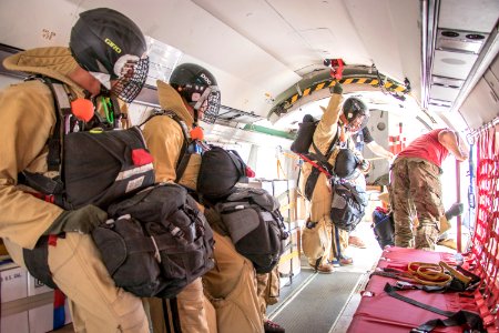 Boise smokejumper  DHS-8-106 (Dash 8) aircraft training.