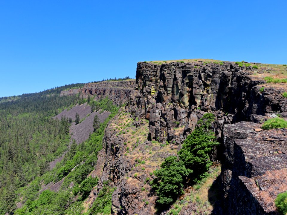 Coyote Wall Trail in WA