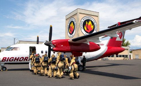 Boise smokejumper  DHS-8-106 (Dash 8) aircraft training.
