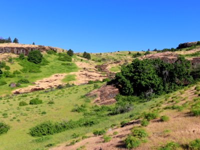 Coyote Wall Trail in WA photo