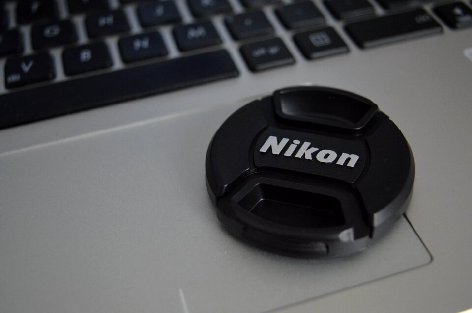 Camera lens cap reflex