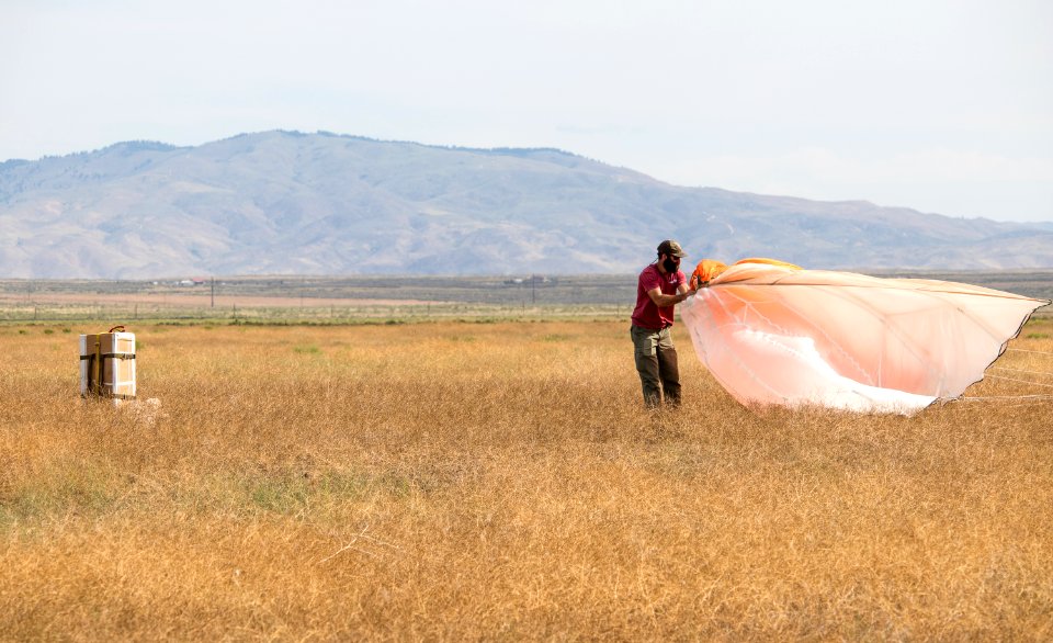 Boise smokejumper  DHS-8-106 (Dash 8) aircraft training.