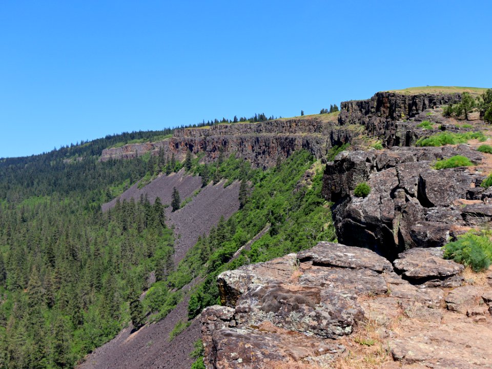 Coyote Wall Trail in WA
