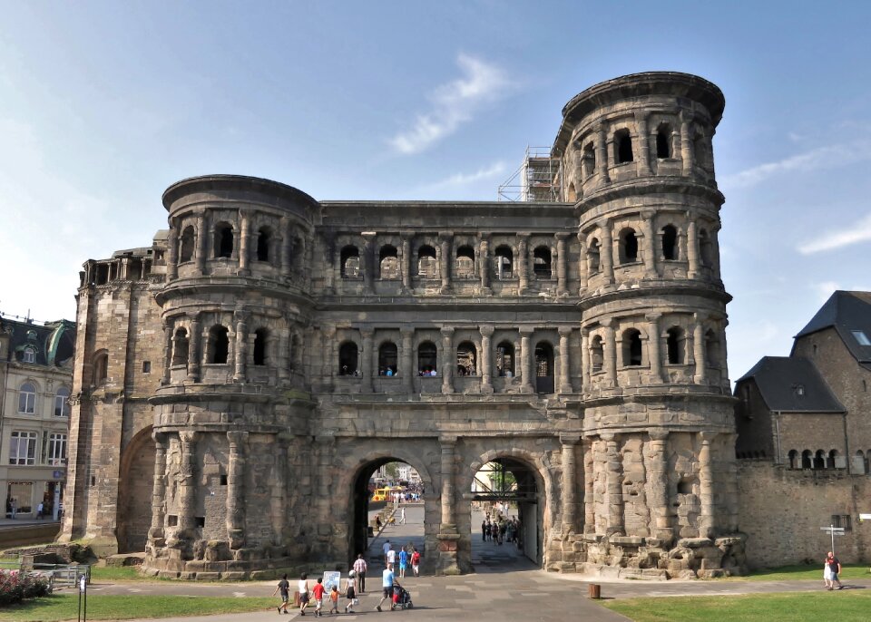 Building places of interest porta nigra