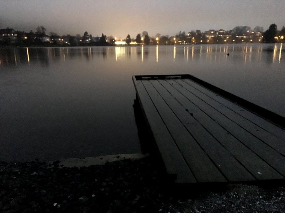 Pre-dawn run (at 9 am...) by Tveitevannet