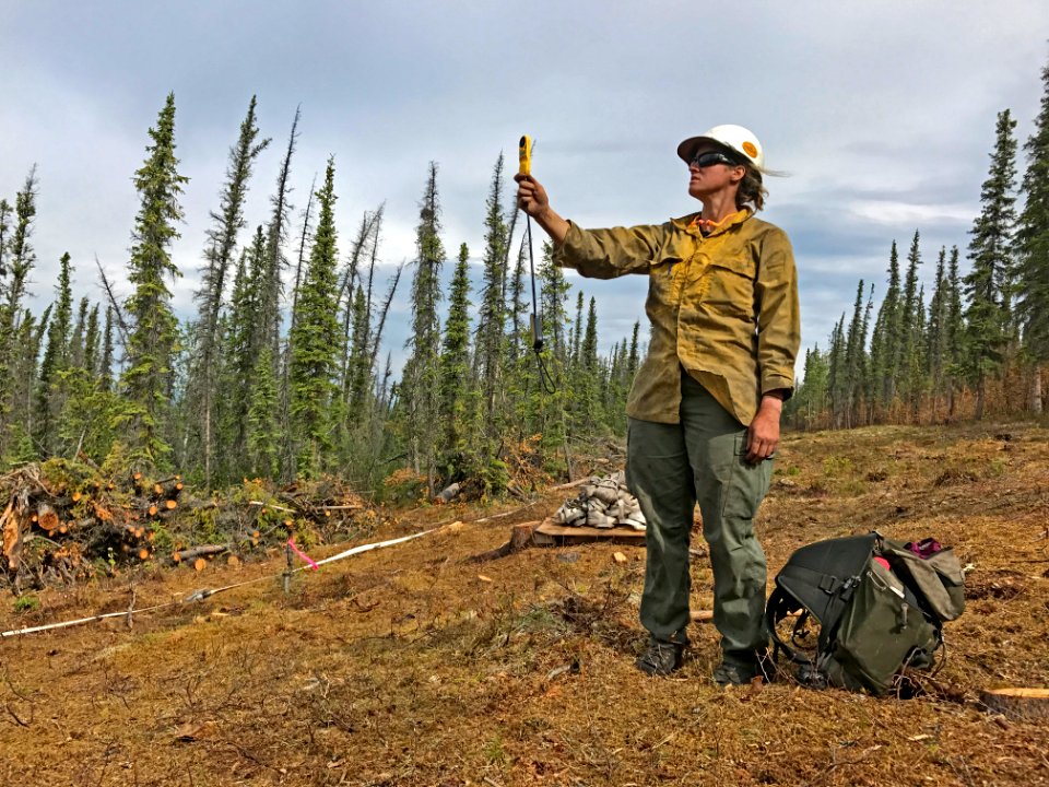 BethIpsen 2019CampbellRiverFire KellyLewis ANWR-Ak checking wx
