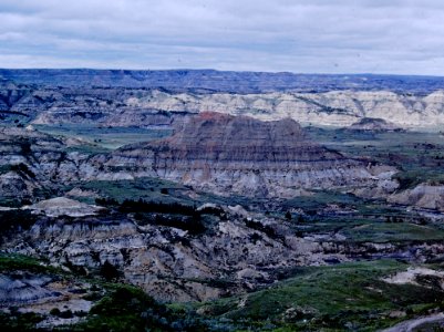 Badlands Scenery (1)