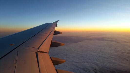 Wing planes horizon photo