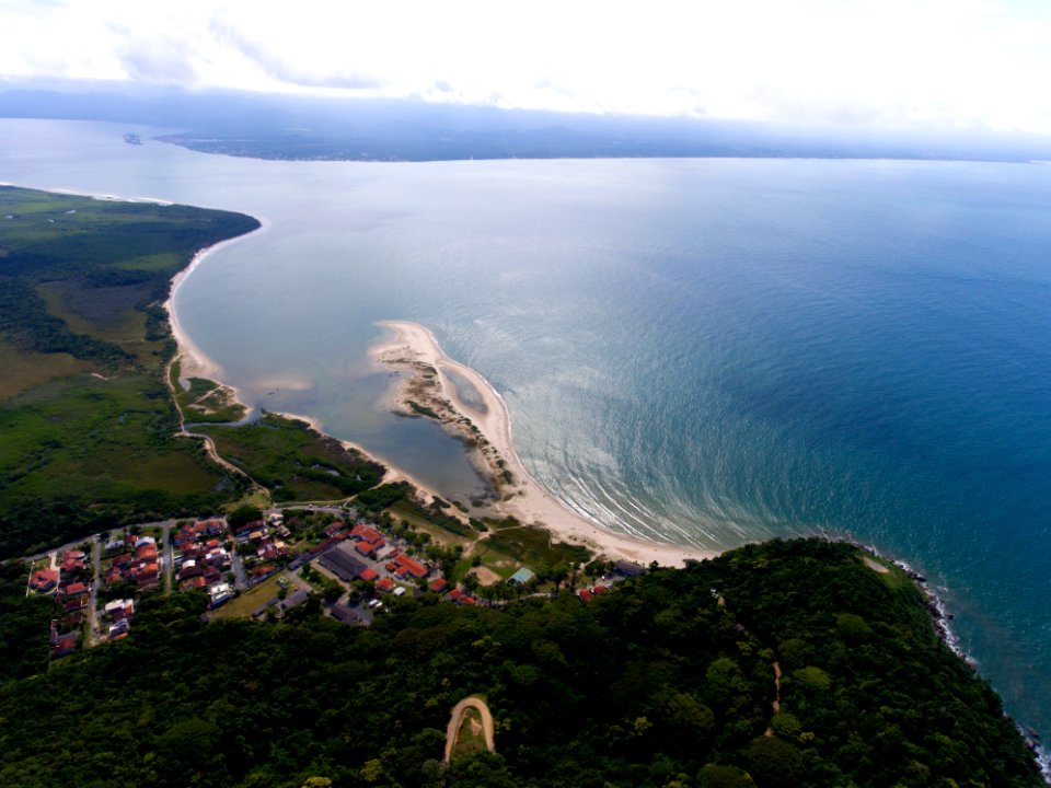 Renato Soares vista do Forte Marechal Luz para a praia do Forte São Francisco do Sul SC
