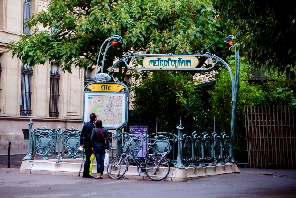 Metro paris metropolitan
