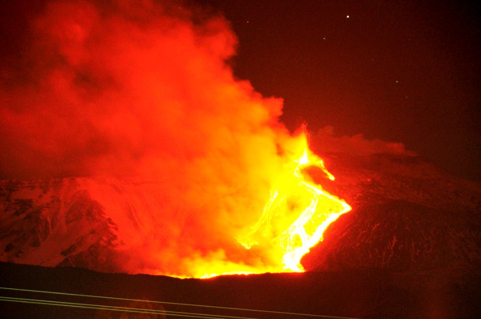 Etna Volcano Paroxysmal Eruption Jan 12 2011 - Creative Commons by gnuckx