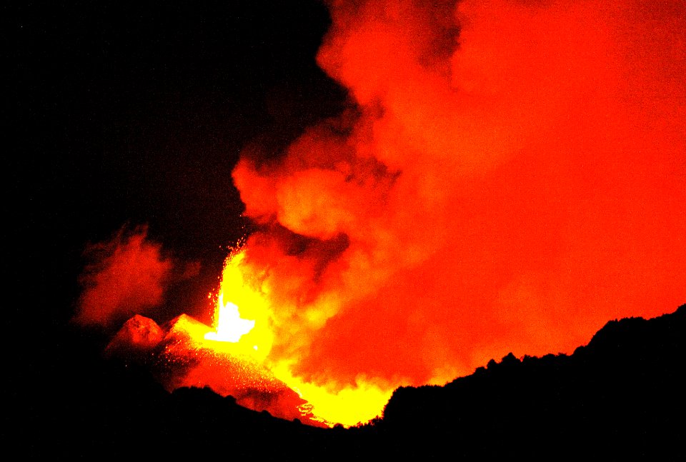 Etna Volcano Paroxysmal Eruption July 30 2011 - Creative Commons by gnuckx