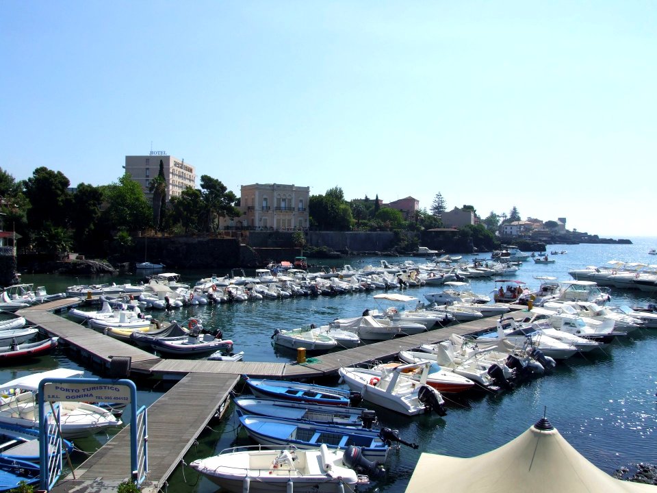 Porto Ulisse-Ognina-Catania-Sicilia-Italy - Creative Commons by gnuckx