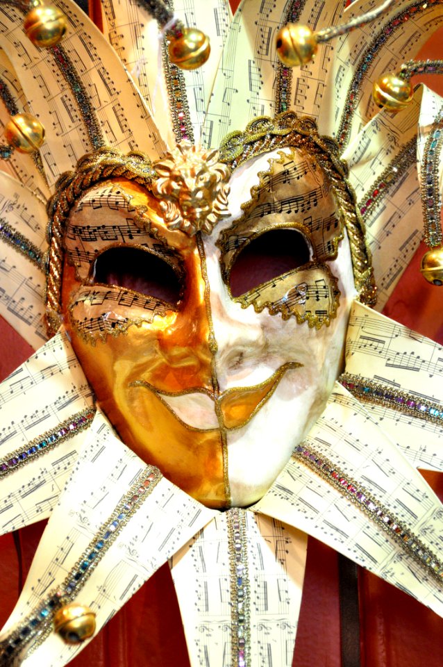 Venetian Carnival Mask - Maschera di Carnevale - Venice Italy - Creative Commons by gnuckx