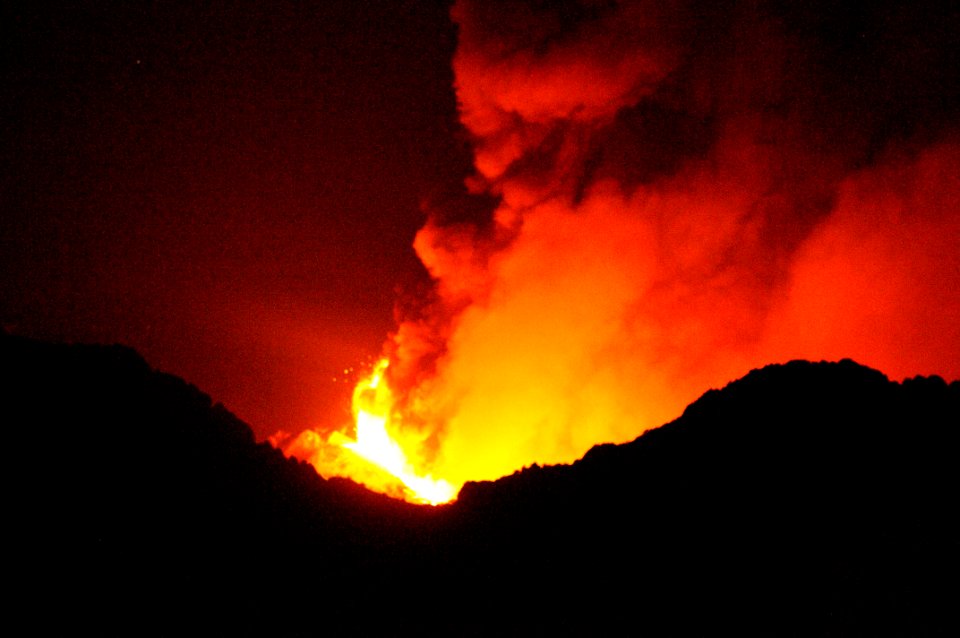 Etna Volcano Paroxysmal Eruption July 30 2011 - Creative Commons by gnuckx