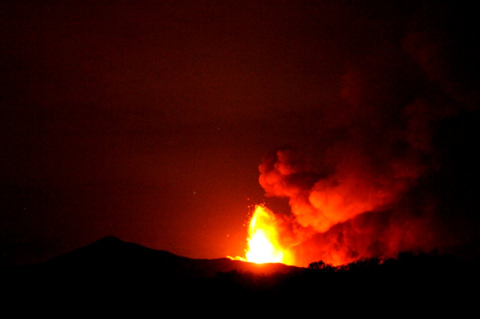 Etna Volcano Paroxysmal Eruption July 30 2011 - Creative Commons by gnuckx