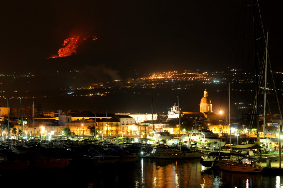 Etna Volcano Paroxysmal Eruption July 30 2011 - Creative Commons by gnuckx