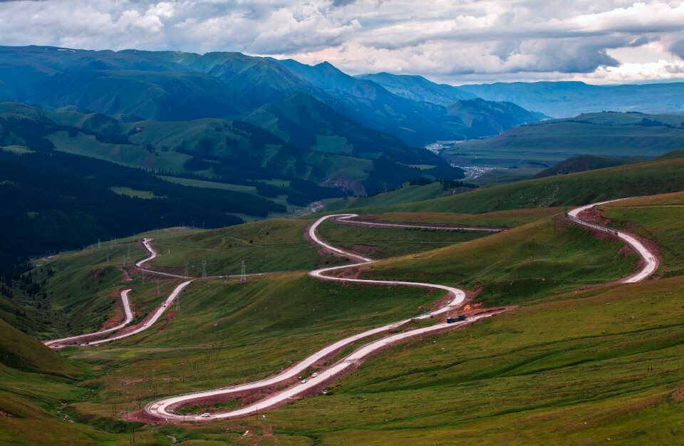 Highway the scenery mountain