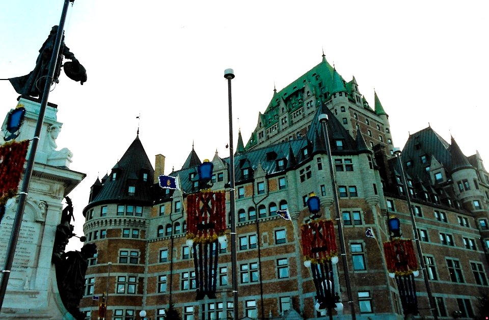 Monument Samuel-De Champlain , Fairmont Le Chateau Frontenac , Old Quebec City , Quebec, Canada