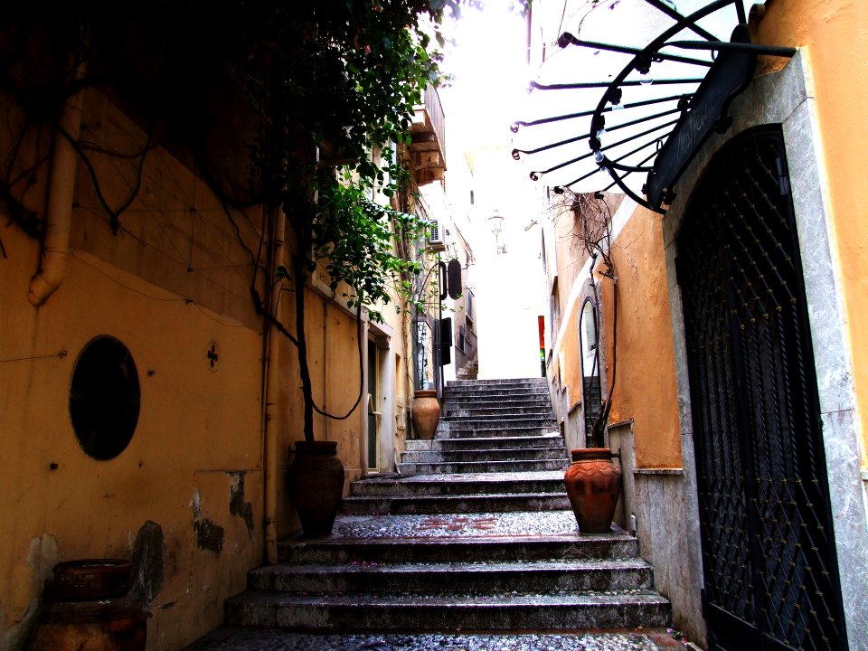 Taormina-Sicilia-Italy - Creative Commons by gnuckx